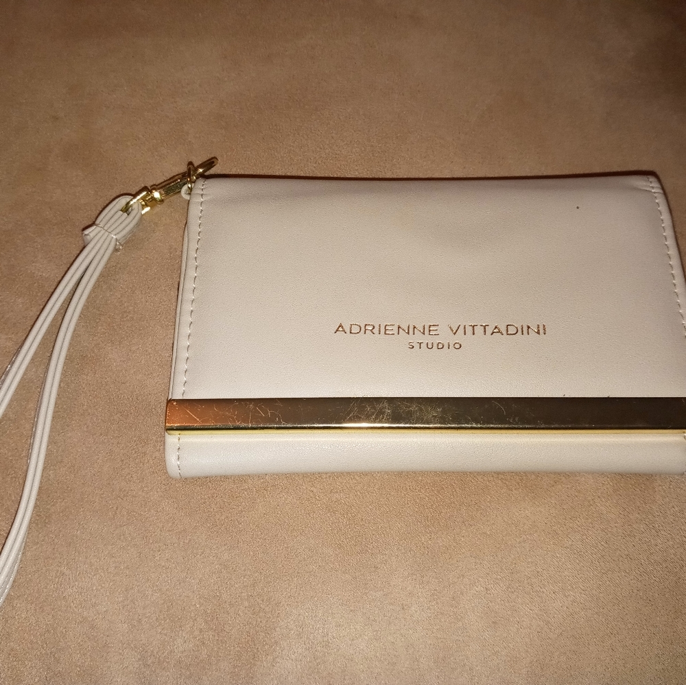 Adrienne Vittadini phone holder/ wallet